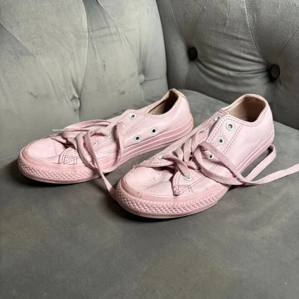 Converse Chuck Taylor All Star Pink Leather Low Top Sneakers – Youth Size 3‎